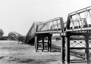 Japans: Collapsed Nagara Gawa Railway Bridge