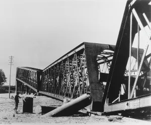 Japans: Collapsed Nagara Gawa Railway Bridge