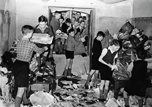 Pankow: Collecting raw material during Second World War, 1940