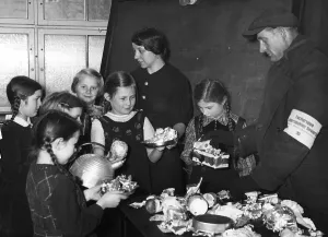 Primary: Collection campaign in a Berlin primary school, 1937