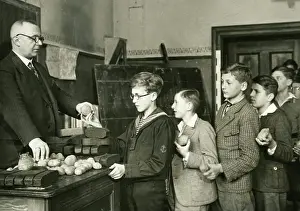 Charcoal: Collection campaign in schools, 1929-1932