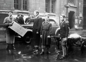 Useful: Collection for the Winter Relief in Paris, 1940