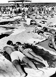 Lauderdale: College students on the beach at Ft. Lauderdale ?