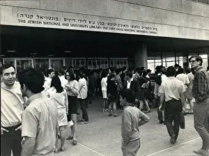 Crowding: Colleges - Education - Educators - Professors