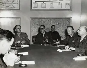 Erding: Colonel Park Holland, Wing Commander Sitting (Centre Wea?