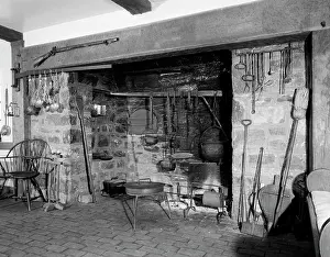 Mantels: Colonial Hearth With Cooking Pots