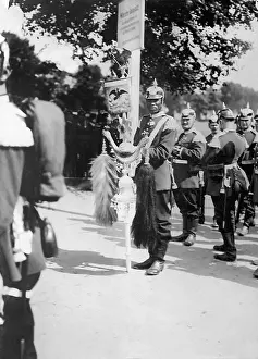 Schellenbaum: Colored Schellenbaum carrier of the 1st Guard Regiment, 1909