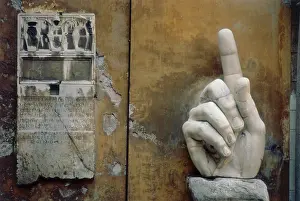 Conservatori: Colossal hand of Constantine and