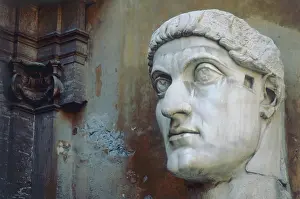 Conservatori: Colossal head of Constantine, in