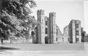 Midhurst: Comdray Castle Ruins