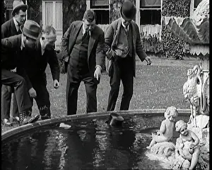 Comedians: Comedian Harry Tate With Other Comedians Standing