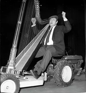 Puns: Comedian Raymond Devos 1922 - 2006