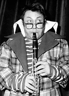 Puns: Comedian Raymond Devos 1922 - 2006