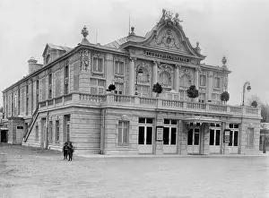 Viennas: Comedy Theater in Vienna, 1903