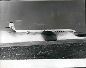 Braking: Comet aircraft crash lands safely in foam bed, Thurleigh, UK