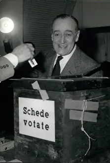 Toto: Comic actor Toto voting in elections, Rome