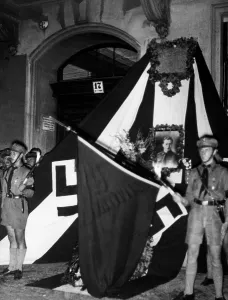 Lowered: Commemoration of the murdered Hitlerjunge - member
