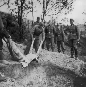 Hastily: Common Grave of the German Wehrmacht