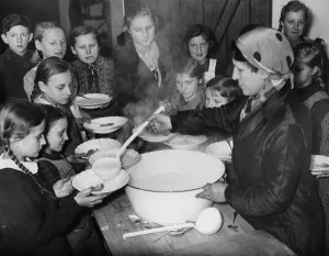 Soup: Communal kitchen in Memel, 1939