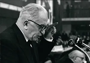 Longo: Communism - Socialism