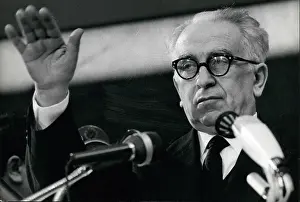 Longo: Communism - Socialism