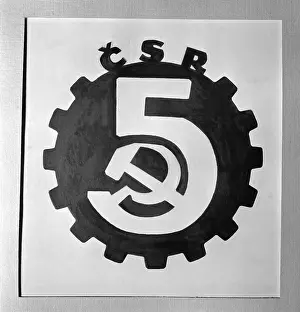 Ineffective: Communist propaganda - ineffective ecomomic plan
