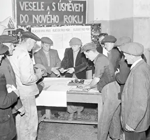 Kladno: Communist propaganda - vote for peace