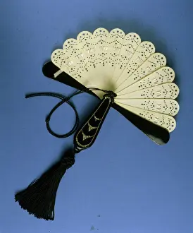 Diamante: COMPACT WITH OPEN FAN