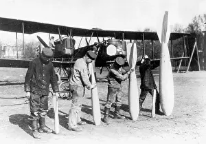 Comparing: Comparing the sizes of German aviation bombs, 1918