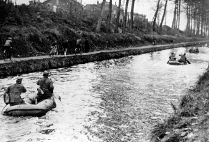 Inflatable: Competition among German soldiers in the occupied Paris