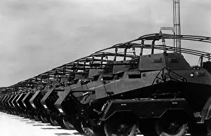 Improve: Completed Panzerspaehwagen 231 are lined up, 1942