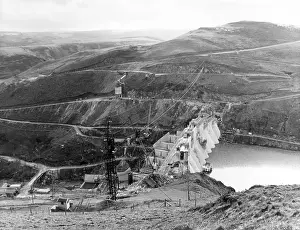 Dams: COMPLETING CLYWEDOG DAM