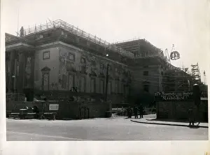 Admirals: Completion of former state opera, East Berlin