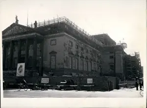 Admirals: Completion of former state opera, East Berlin
