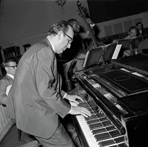 Gulda: The composer Friedrich Gulda at the piano