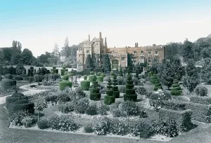Wynyates: Compton Wynyates, the Garden 1922
