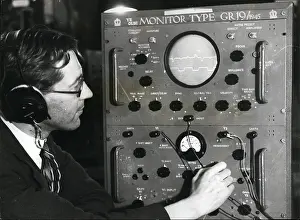 Oscilloscope: Computers - Electronics - Robots - Technology - TV's