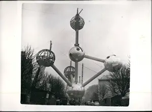 Atomium: Computers - Electronics - Robots - Technology - TV's