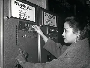 Booking: Computers - Electronics - Robots - Technology - TV's