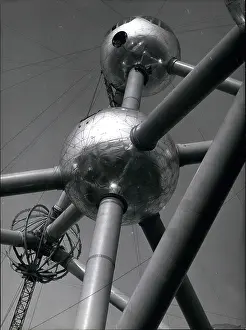 Atomium: Computers - Electronics - Robots - Technology - TV's