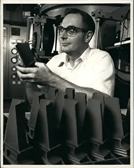 Intensive: Computers - Electronics - Robots - Technology - TV's