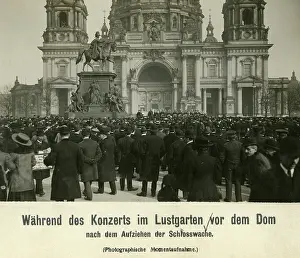 Altberlin: Concert in front of the Berlin Cathedral, 1911