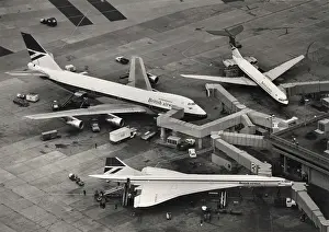 Boaa: Concorde G-BOAA a Boeing 747 and a VC10
