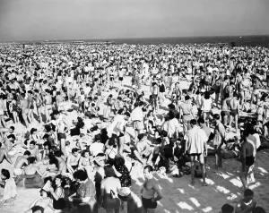 Beachgoers: Coney Island 1941