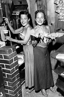 Conjoined: Conjoined twins Violet and Daisy Hilton ?