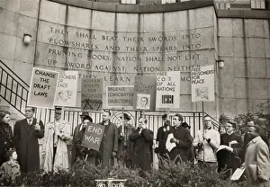 Picketing: Conscientious objectors from the War Resisters