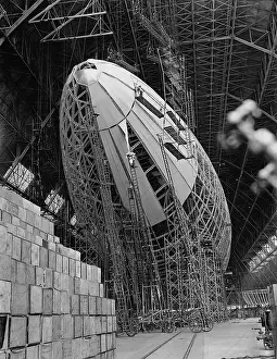 Akron: Construction of the airship USS Macon, 1932