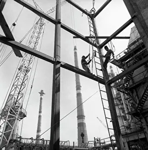 Riggers: Construction of Astrakhan gas processing plant, 1986