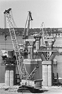 Saratov: Construction of bridge, 1995