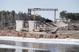 Mounting: Construction of bridge